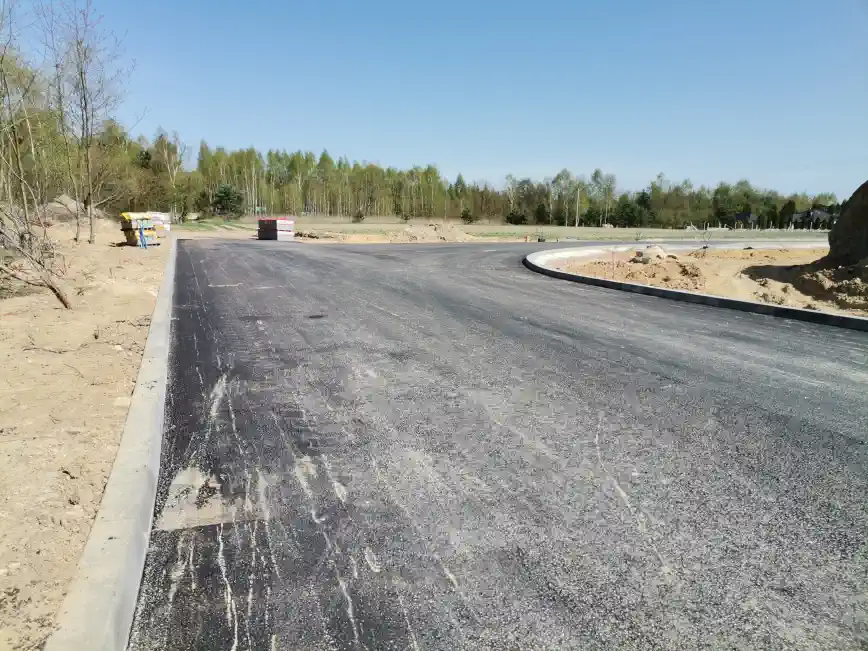 ulica po ułużeniu asfaltu