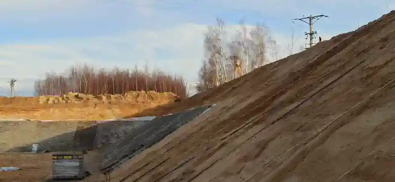 geodeta kontrola przy układaniu płyt nz skarpach