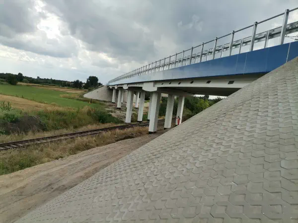 modernizacja drogi i wiaduktu w Siomkach